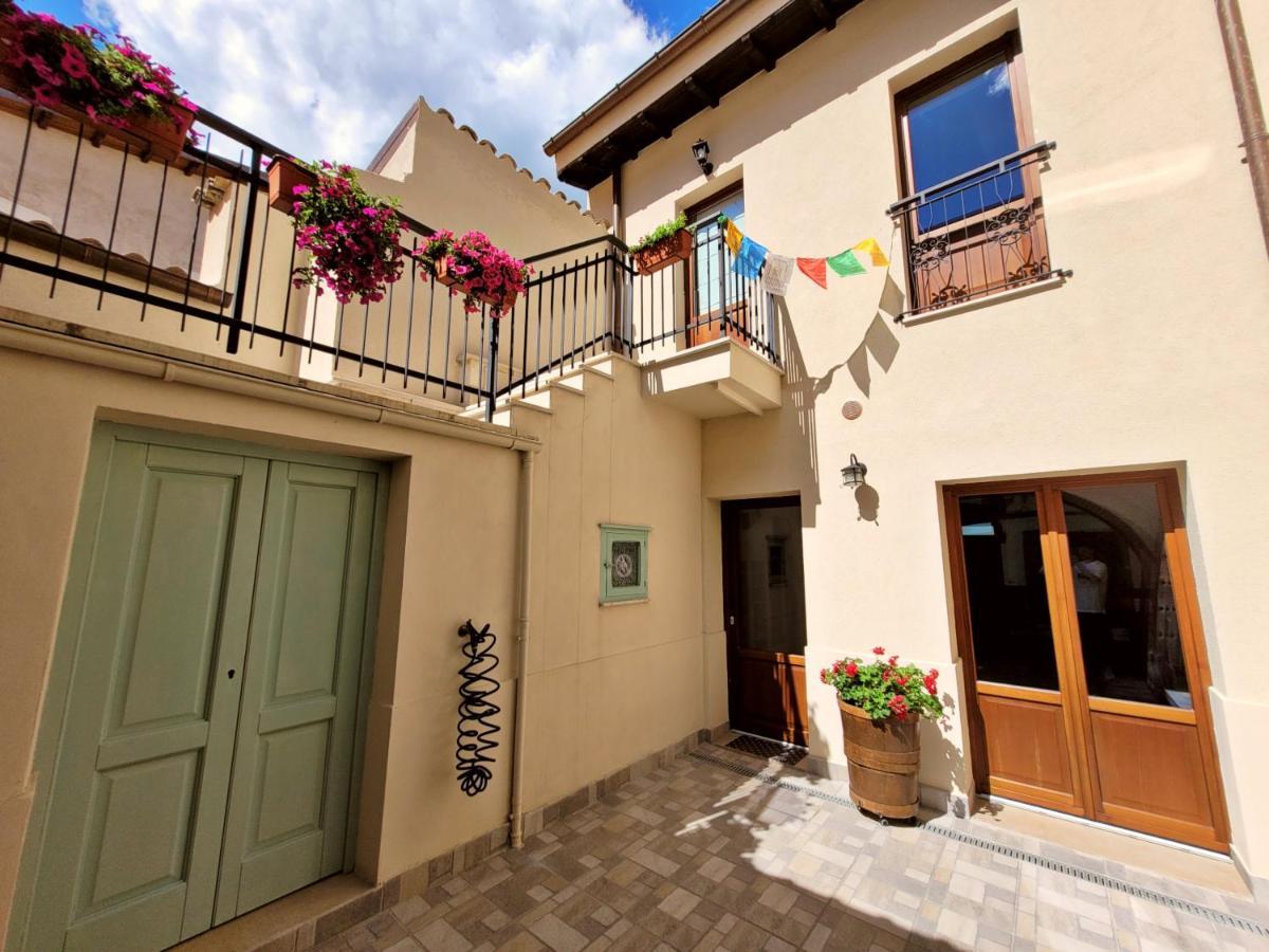 Il Bivacco Del Duomo Bed & Breakfast LʼAquila Екстериор снимка