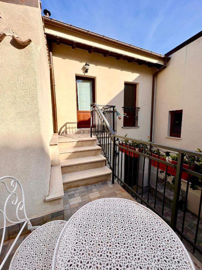 Il Bivacco Del Duomo Bed & Breakfast LʼAquila Екстериор снимка