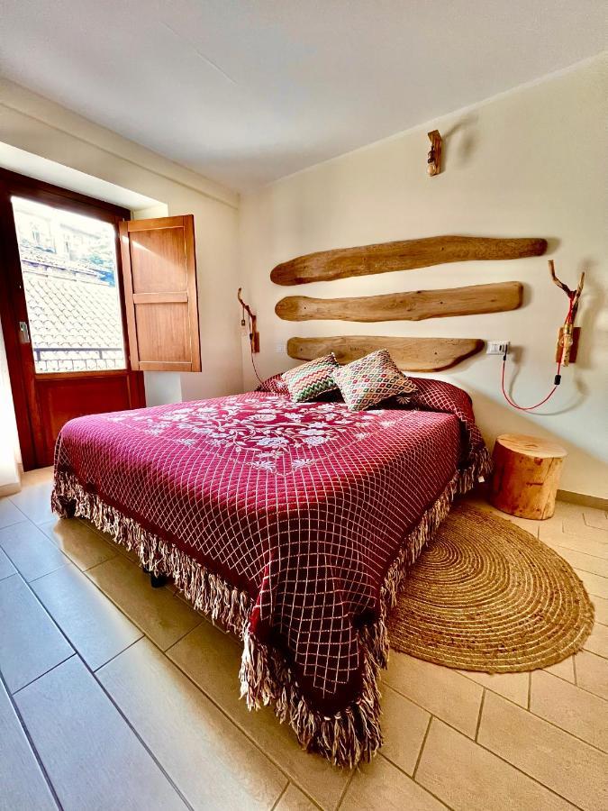 Il Bivacco Del Duomo Bed & Breakfast LʼAquila Екстериор снимка